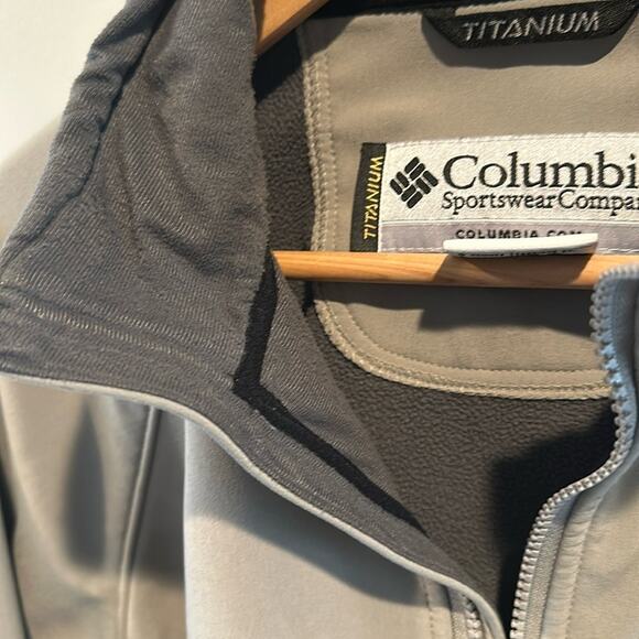 Columbia Men’s Large Titanium Gray Soft Shell Jacket - Picture 3 of 13